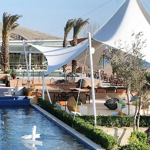 4* Feriested The Crescent